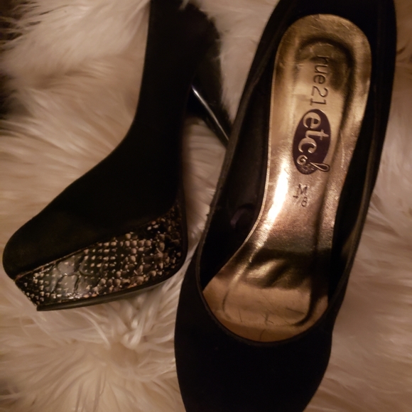 Stilettos - Picture 7 of 7